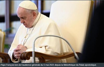 Pape François - la contemplation est un grand miracle chrétien