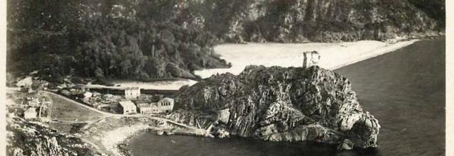 1930. Exploitation du granit rose. Direction le quai de Porto.