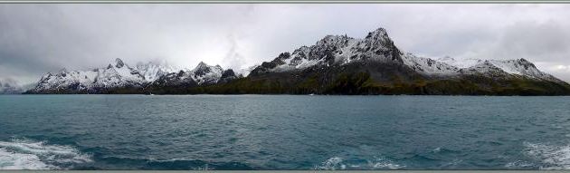 Les derniers Zodiac remontés sur le pont supérieur, nous reprenons la mer en direction du Fjord Drygalski - Cooper Bay - Géorgie du Sud