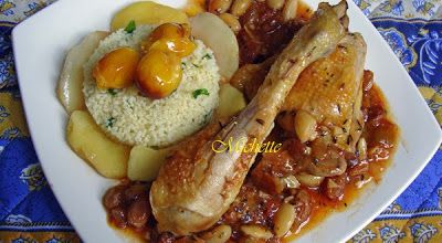 Tajine de poulet aux mirabelles, pommes, pêche et fruits secs