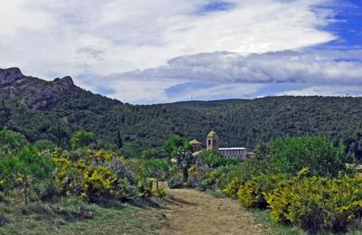 L'Abbaye et le Massif de Fontfroide