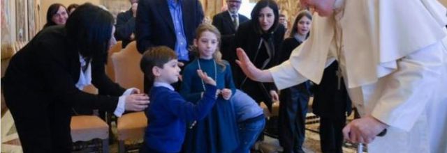 François: dans chaque personne brille une étincelle de la lumière de Dieu - VA