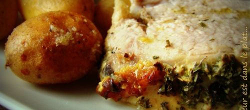 Rôti de veau en croûte d'herbes de Provence et pommes grenaille.