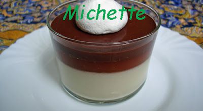 Panna cotta au pina colada, gelée à la mangue, coulis de chocolat à la cardamome, meringue