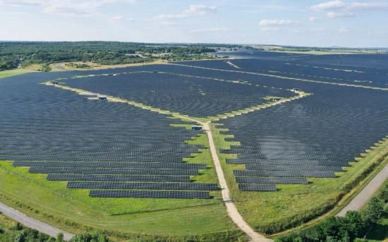Produire l'électricité à partir de l'énergie solaire : aspects économiques.