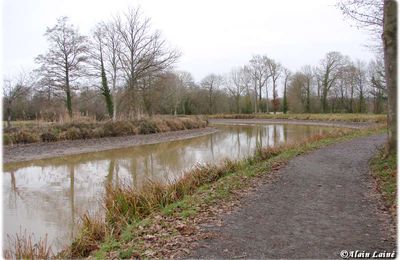 Promenade le long du canal à St Grégoire