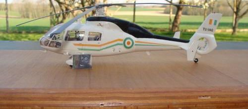Maquette hélicoptère au 1/50 SA 365C Dauphin TU-VAQ 