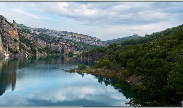 Randonnée au Congost de Mont-Rebei : entrée de la gorge avec de splendides reflets aquatiques - Aragon/Catalogne - Espagne