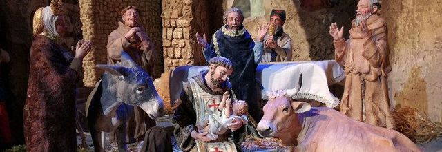 La crèche place Saint-Pierre, un appel au silence et à la prière pour François - VA