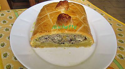 Pâté roulé de poulet farci aux champignons, poitrine fumée, moutarde