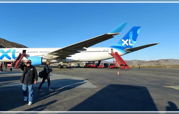 Embarquement sur l'Austral ancré dans le fjord à quelques kilomètres de Kangerlussuaq - Groenland