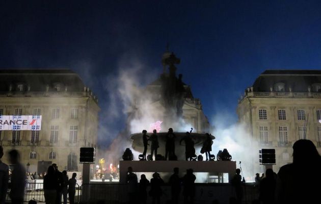 le soir de la fête du vin à Bordeaux