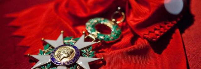  Emmanuel Macron veut une Légion d'honneur plus sélective... Après avoir vu certaines horreurs dans des attributions honteuses, sur ce point précis on ne peut qu'être d'accord...