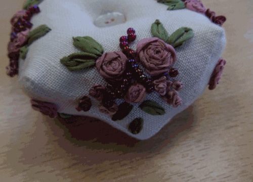 Atelier broderie au ruban le 20 novembre 2018