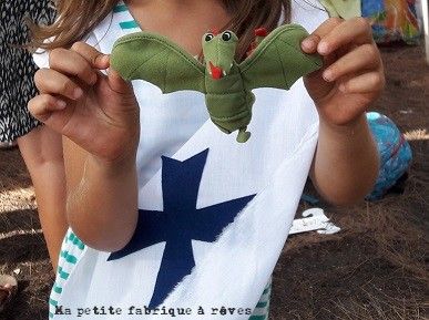 Jeu anniversaire chevalier chasse aux œufs et naissance de dragonnets