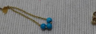 Un petit bonheur : retrouver une boucle d'oreille perdue...