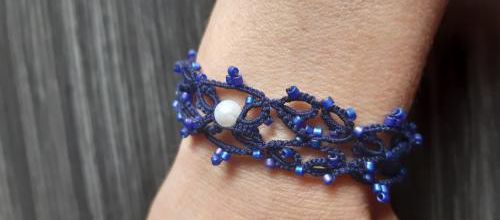 Premier bracelet frivole à perles