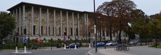 Palais de la Porte Dorée et l'Aquarium Tropical