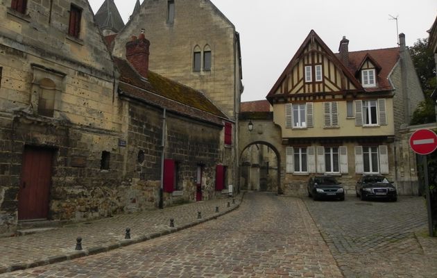 Noyon  dept de l'Oise - 60400 