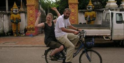 Laos  Episode 3  :  La route à Trois de Ventiane à Louang Prabang