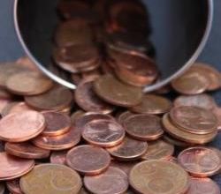 Elle paye ses impôts... avec 30kg de pièces jaune