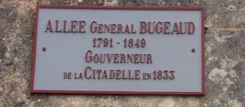 ... n'avait il qu'une casquette...? 