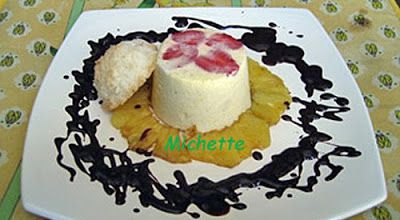 Mousse à la mangue, rocher à la noix de coco, ananas aux épices, sauce au chocolat