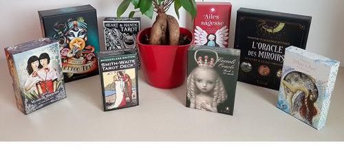 Tarot vs oracle