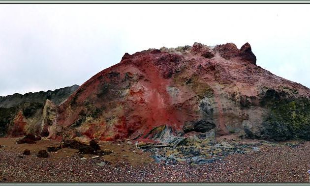 Rouge ... - Smoking Hills - Cape Bathurst - Territoires du Nord-ouest - Canada