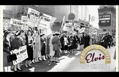 news Elvis: Up Close – 1956 Elvis Presley Fan Skirt