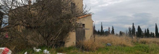 Large rural property under secure perimeter 1/5