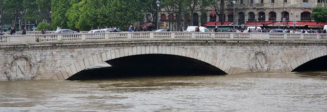 Paris : la Seine poursuit sa lente décrue