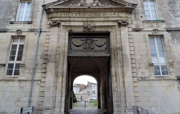 la cathédrale St Pierre - Saintes (17)-3