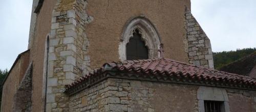 église : les contreforts sont terminés...