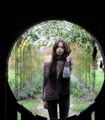 On succombe à la belle Flo Morrissey pour Pages of Gold