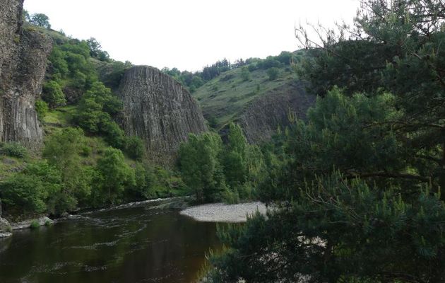 PRADES - DANSONS SUR UN VOLCAN