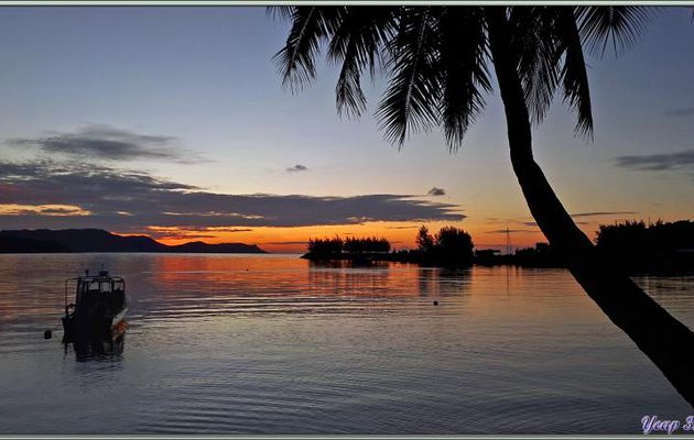 12/12/2021 : nous allons quitter Praslin avec un superbe lever de soleil, et allons attendre notre transfert vers Silhouette à Eden Island - Mahé - Seychelles 