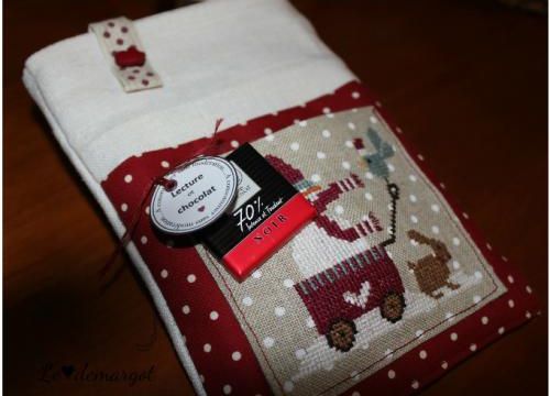 Pochette brodée