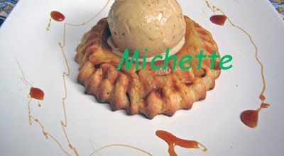 Glace à la nougatine faite maison, pomme façon tarte sans pâte, caramel