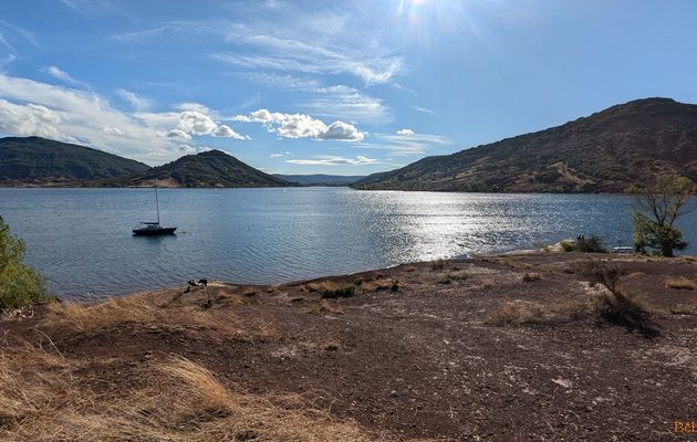 Au lac de Salagou ...