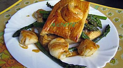 Feuilleté pur beurre fait maison, asperge, champignon, cèpes, st Jacques et crevettes