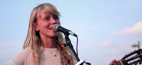 Alice Phoebe Lou - Lou Reed (cover) - Walk on the wild side