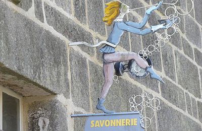 Des enseignes à Locronan (1/3) ...
