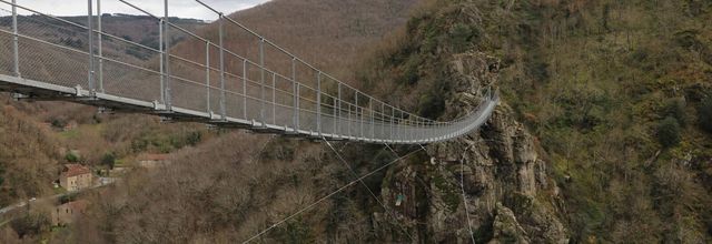 PASSERELLE DE MAZAMET  -  VILLAGE MÉDIÉVAL DE HAUTPOUL (Tarn)