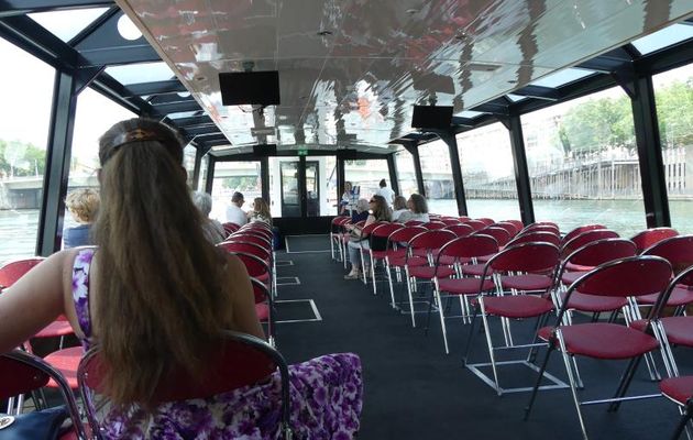 JE  SUIS  PARTIE  EN  CROISIERE