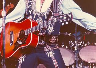 ELVIS 27 JUIN 1976 