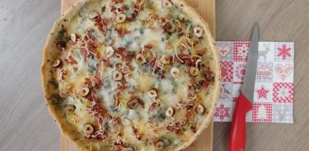 Tarte aux pomme de terre, roquefort et noisettes
