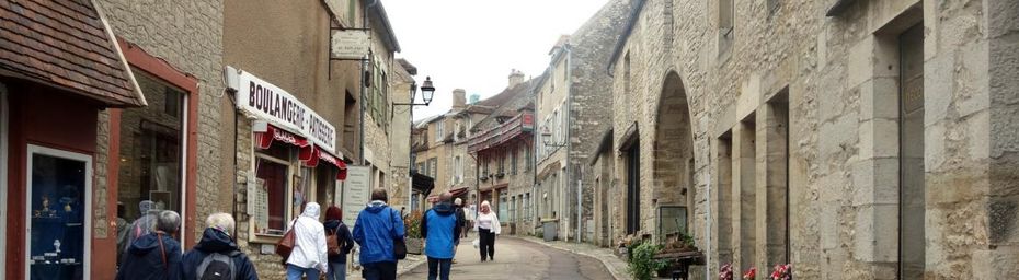 Vézelay sous un ciel gris