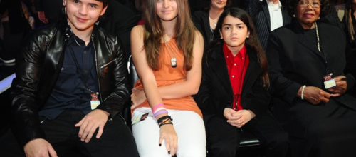 LA FAMILLE JACKSON AU X FACTOR POUR SOIREE MJ