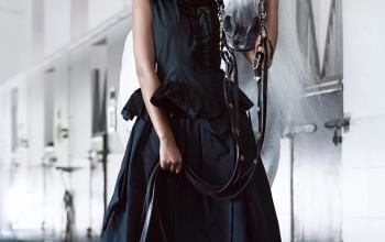 mode fashion harpers bazaar chanel iman horse day